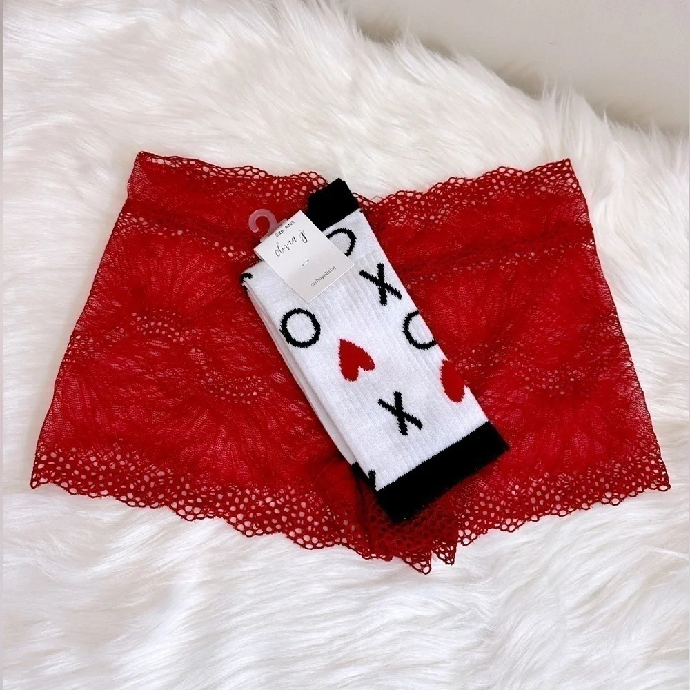 BUNDLE - BootayBag Red Flower Boyshort Panties Size Small + White XOXO Socks